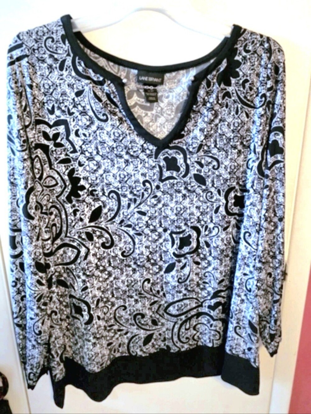 Lane Bryant Tunic Length top Size 18/20 Black & White Classy Career Modest